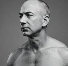  Bezos